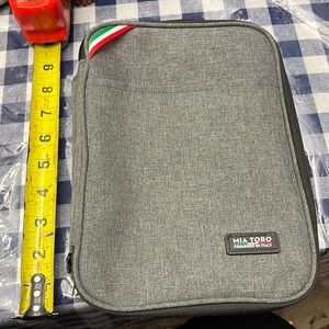 NWOT Mia Toro Italy Travel Electronics Organizer, see photos for size